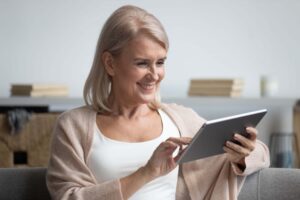 cute-lady-smiling